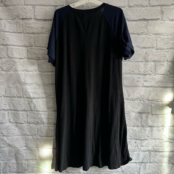 PREOWNED GAP TSHIRT DRESS BLACK WITH NAVY BLUE COLOR BLOCK SLEEVES XL - Picture 4 of 5